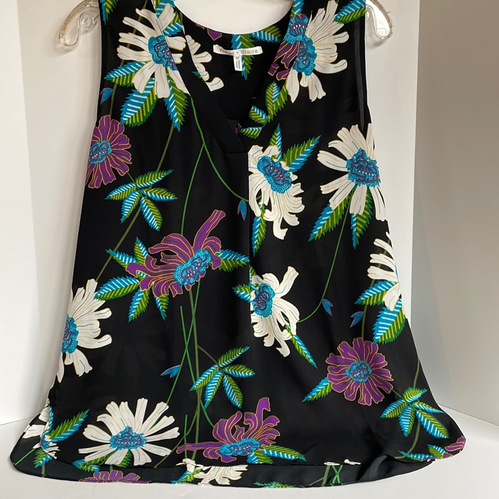 Violet & Claire v-neck floral semi sheer tunic tank top size medium